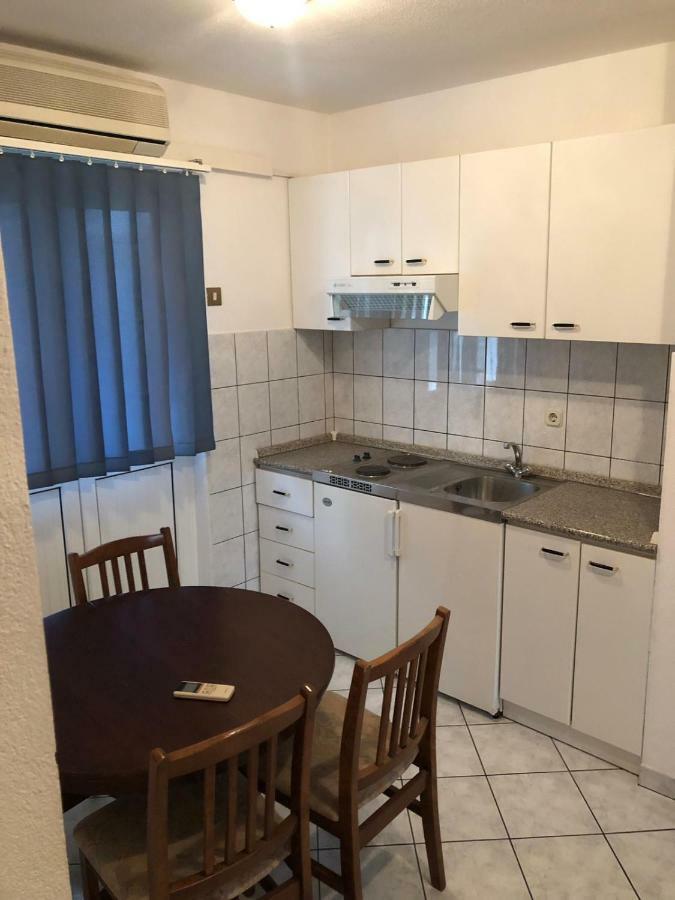 Apartments With Private Parking Baška Voda Dış mekan fotoğraf