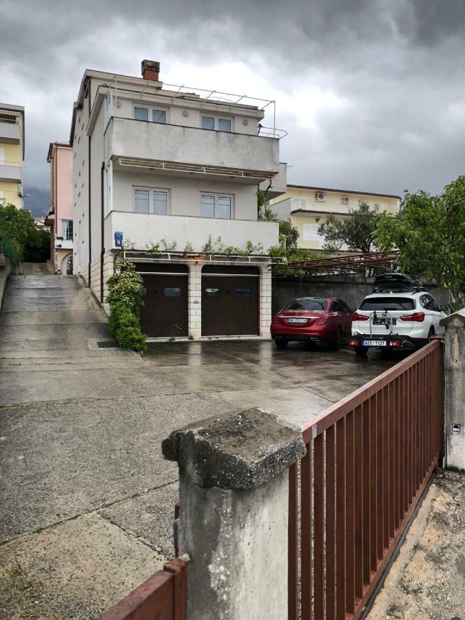 Apartments With Private Parking Baška Voda Dış mekan fotoğraf