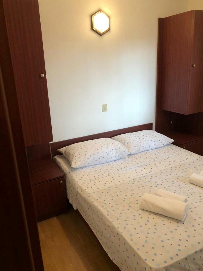 Apartments With Private Parking Baška Voda Dış mekan fotoğraf